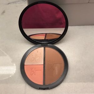 Like new IT Cosmetics Live, Laugh, Love face disk